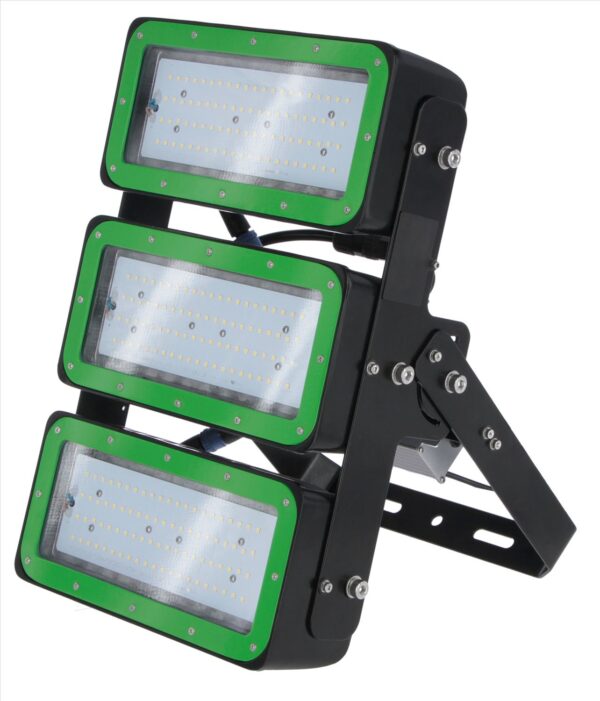 Apparecchio  a LED per l'illuminazione delle stalle, maneggi, capannoni MultiLED pro 150 W