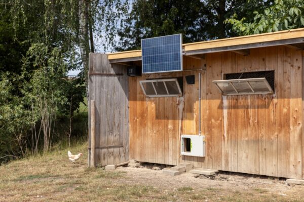 Set solare 100W con regolatore di carica 12V DC - immagine 4